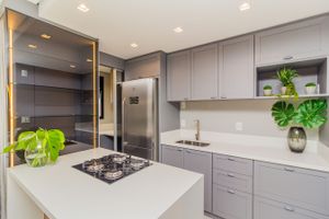 Image 11 - 208972