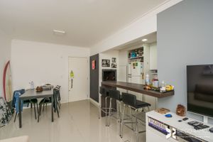 Image 1 - 209052
