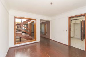 Image 8 - 209053