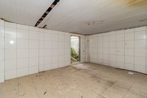 Image 25 - 209087