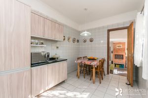 Image 34 - 209094