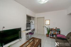Image 4 - 209128