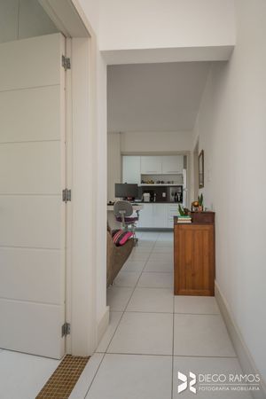 Image 10 - 209128