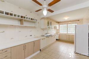 Image 13 - 209144