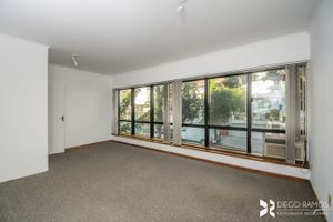 Image 6 - 209165