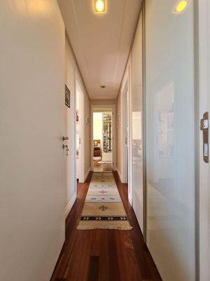 Image 25 - 209302