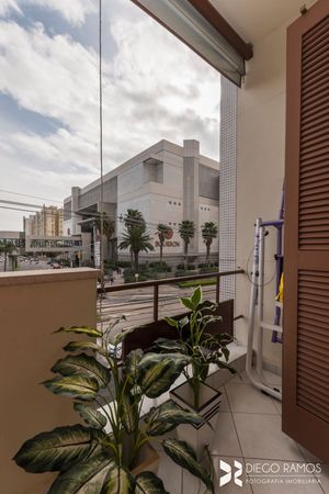 Image 10 - 209318