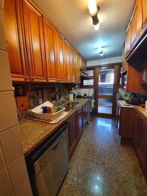 Image 11 - 209340