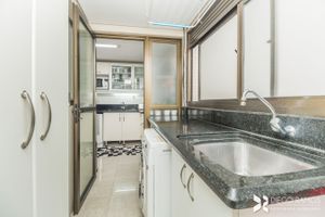 Image 30 - 209402