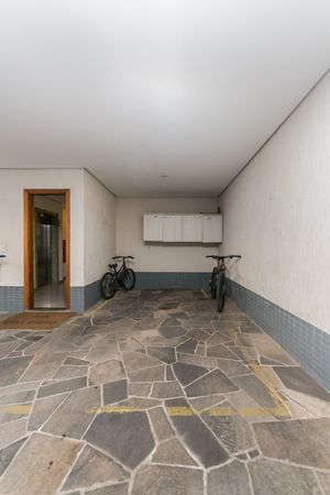 Image 26 - 209501