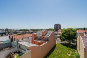 Image 8 - 209551