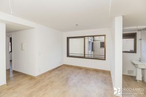 Image 1 - 209636