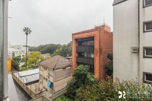 Image 24 - 209697