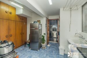 Image 38 - 209697