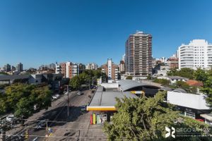 Image 6 - 209737