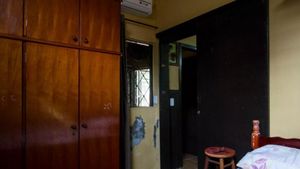 Image 19 - 209770