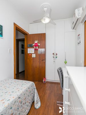 Image 18 - 209785