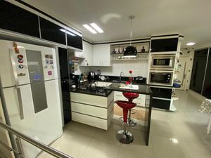 Image 24 - 209795