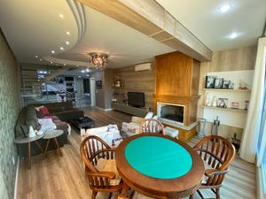 Image 4 - 209795