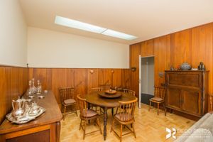 Image 8 - 209860