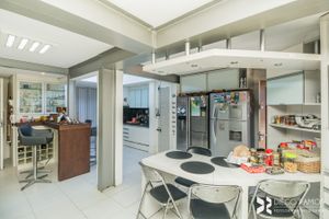 Image 60 - 209915