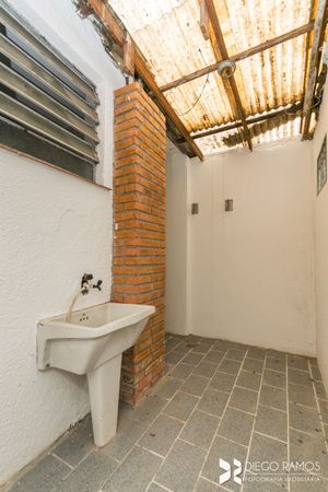 Image 18 - 209933