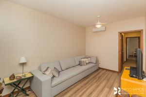 Image 3 - 209938