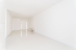 Image 4 - 209949