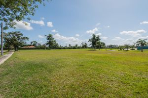 Image 10 - 209967