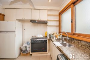 Image 38 - 210017