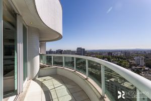 Image 10 - 210038