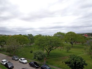 Image 3 - 210070