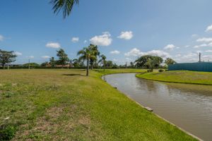 Image 4 - 210142