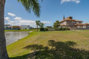 Image 6 - 210142