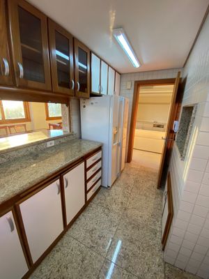 Image 8 - 210407