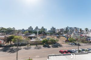 Image 15 - 210494