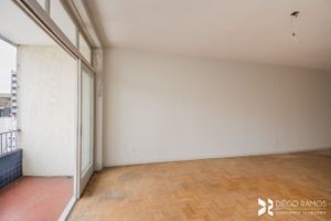 Image 3 - 210500