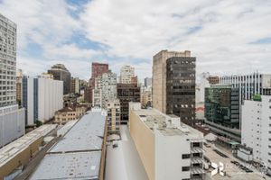 Image 6 - 210500