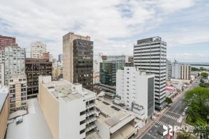 Image 19 - 210500