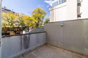 Image 8 - 210656