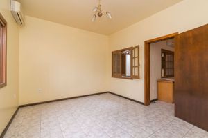Image 19 - 210680