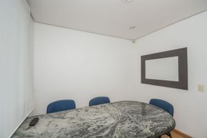 Image 26 - 210683