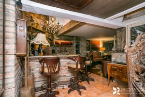 Image 15 - 210686