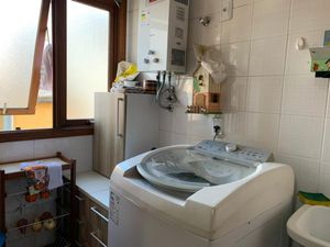 Image 19 - 210893