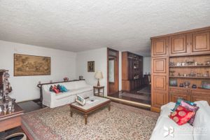 Image 4 - 210905