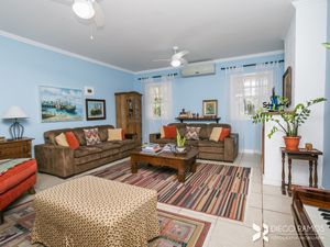 Image 3 - 211236