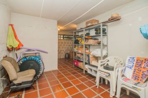 Image 44 - 211241