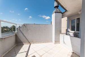 Image 30 - 211270