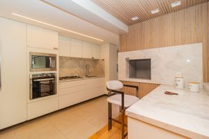 Image 36 - 211303