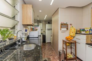 Image 30 - 211360